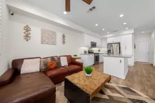 Photo #5: PTP2300843 Listing