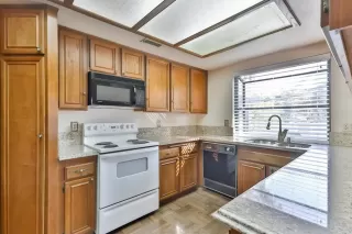 Photo #1: PTP2300880 Listing