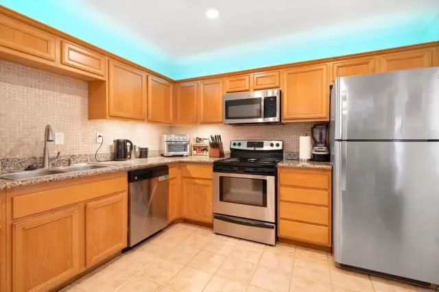 MLS: PTP2300978 Condo For Sale