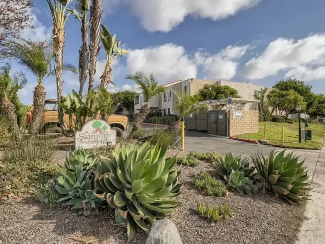 MLS: PTP2301061 Condo For Sale