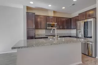 Photo #5: PTP2301070 Listing 