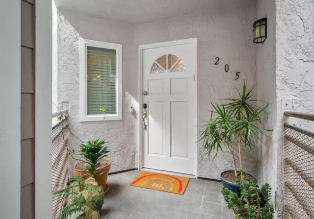 MLS: PTP2301254 Condo For Sale