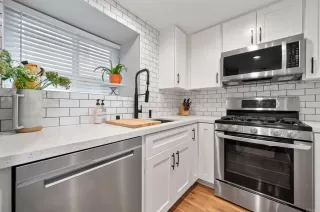 Photo #5: PTP2301254 Listing