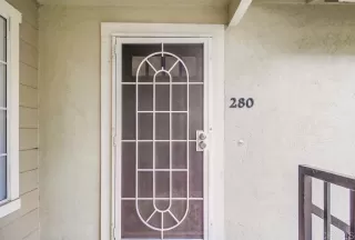 Photo #4: PTP2301256 Listing