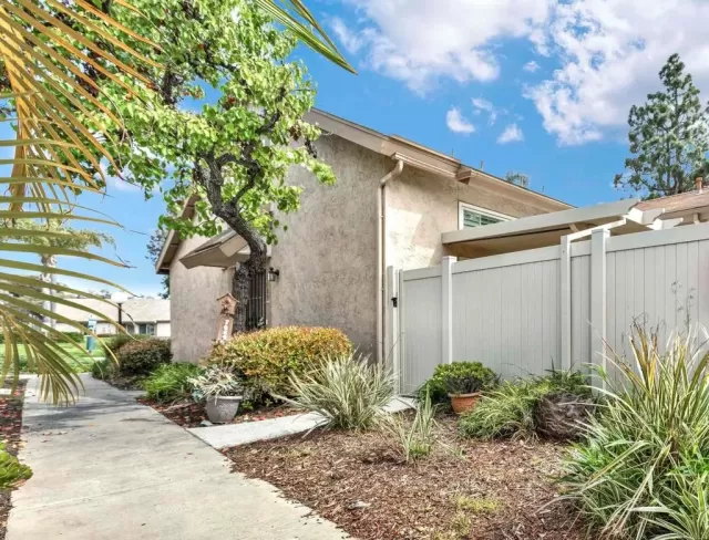MLS: PTP2301257 Condo For Sale