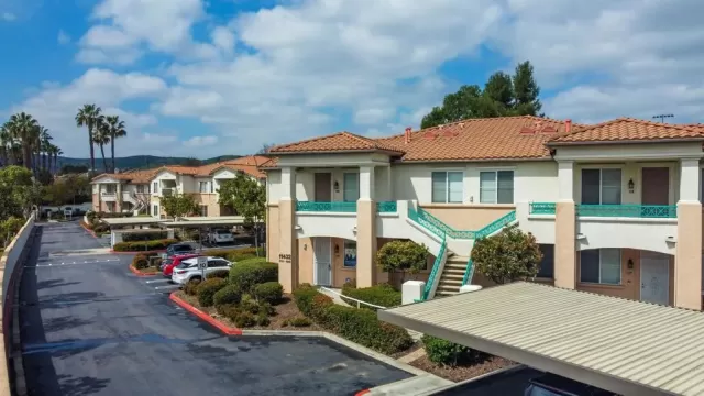 MLS: PTP2301277 Condo For Sale