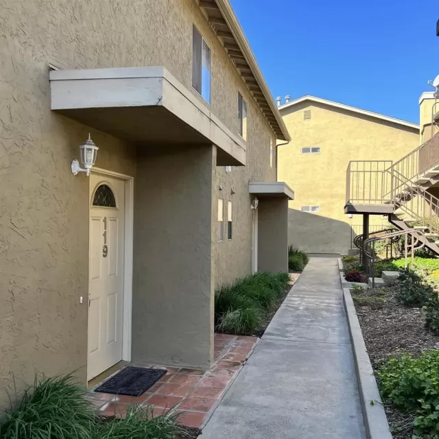 MLS: PTP2301331 Condo For Sale