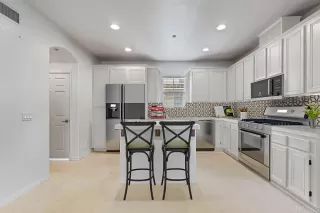 Photo #5: PTP2301360 Listing 