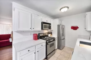 Photo #3: PTP2301428 Listing