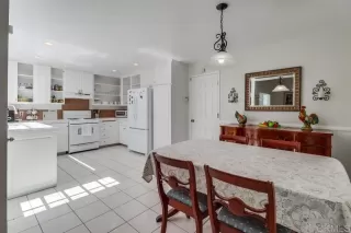 Photo #5: PTP2301440 Listing