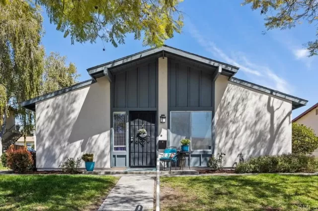 MLS: PTP2301461 Condo For Sale