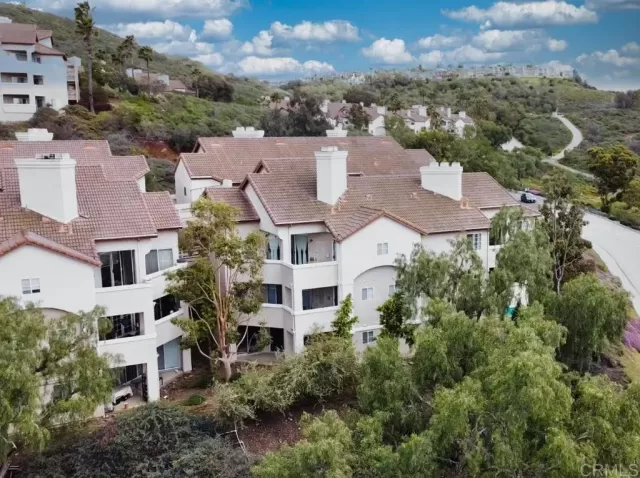 MLS: PTP2301492 Condo For Sale