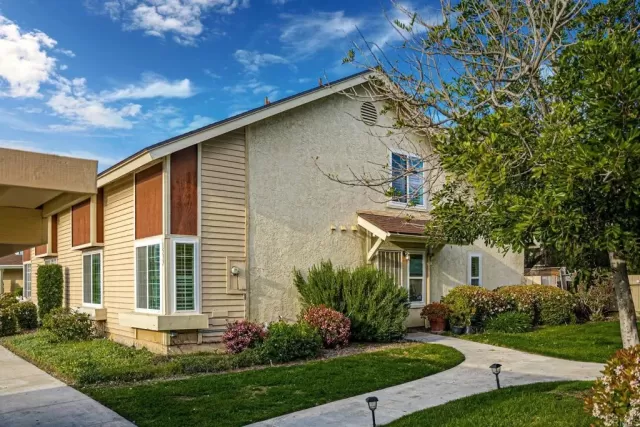 MLS: PTP2301513 Condo For Sale