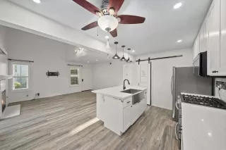 Photo #6: PTP2301513 Listing