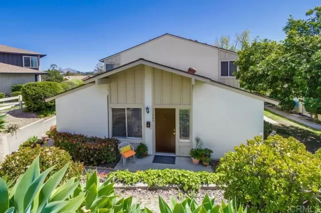 MLS: PTP2301556 Condo For Sale