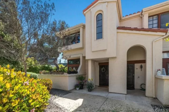 MLS: PTP2301623 Condo For Sale