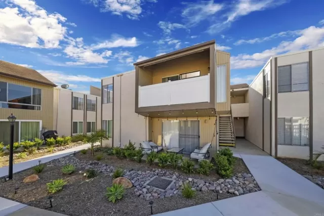 MLS: PTP2301624 Condo For Sale