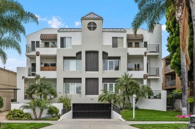 MLS: PTP2301631 Condo For Sale