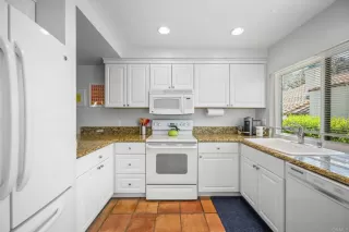 Photo #3: PTP2301664 Listing