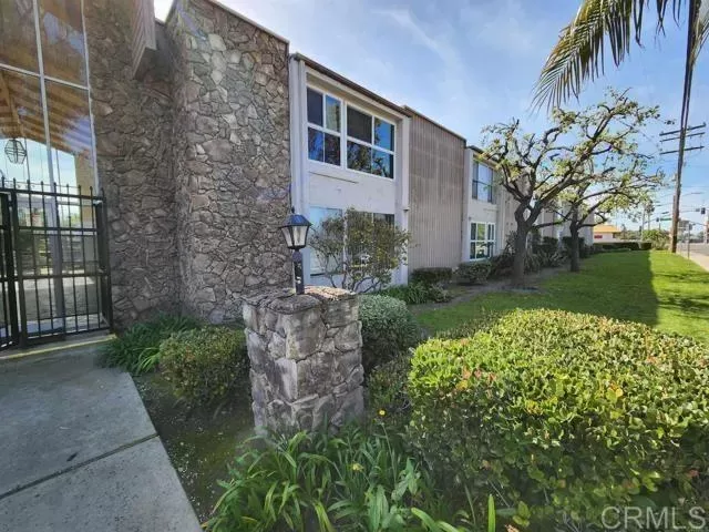 MLS: PTP2301693 Condo For Sale