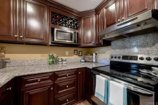 Photo #3: PTP2301762 Listing