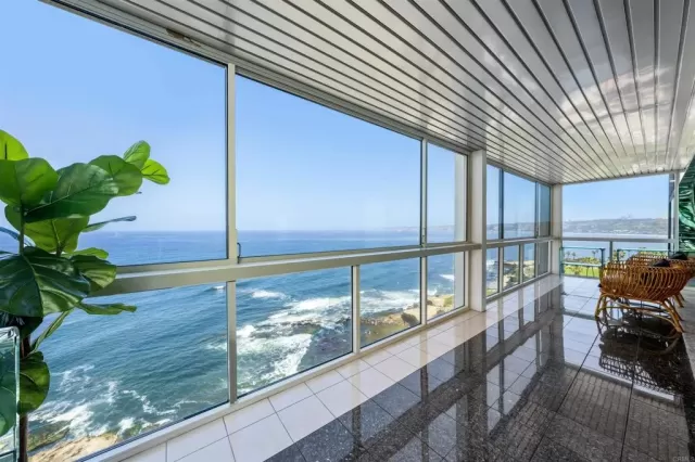 MLS: PTP2301765 Condo For Sale