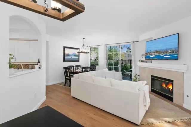 MLS: PTP2301781 Condo For Sale