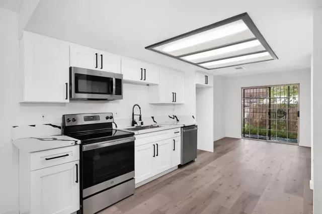 MLS: PTP2301847 Condo For Sale