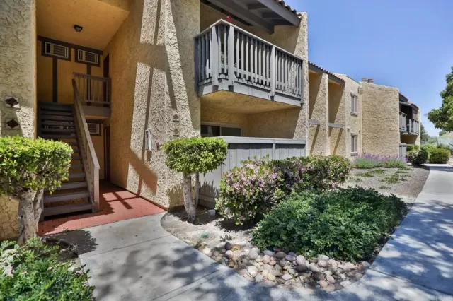 MLS: PTP2301856 Condo For Sale