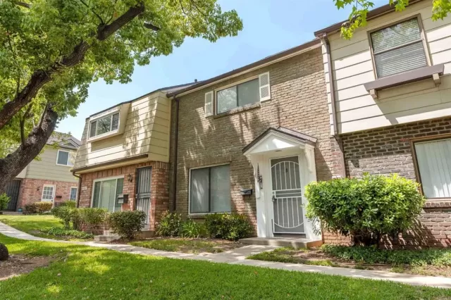 MLS: PTP2301957 Condo For Sale