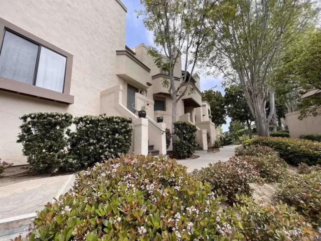 MLS: PTP2301971 Condo For Sale