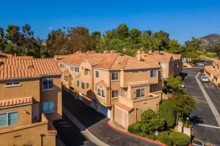 Photo #1: PTP2302051 Listing