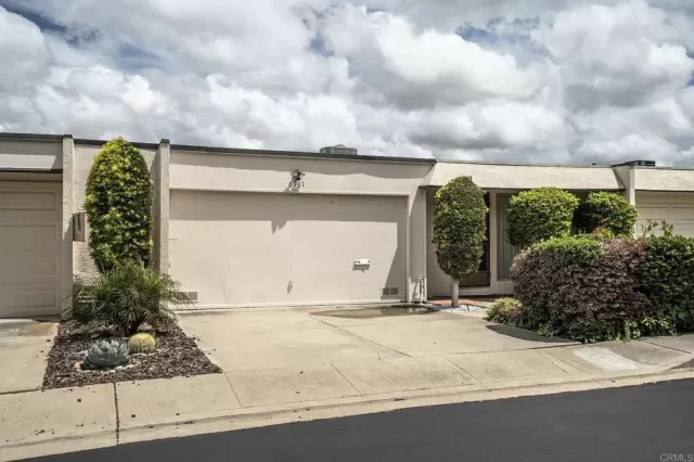 MLS: PTP2302092 Condo For Sale