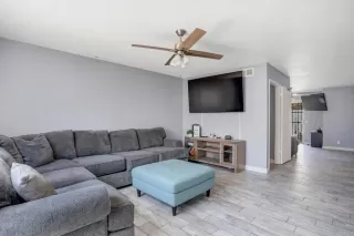 Photo #3: PTP2302116 Listing