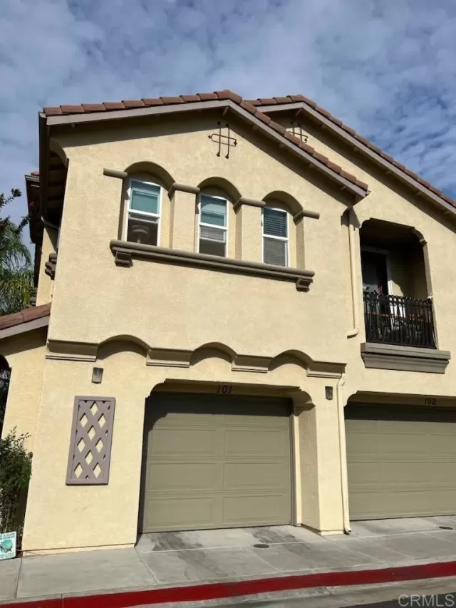 MLS: PTP2302150 Condo For Sale