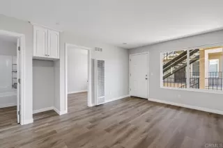 Photo #5: PTP2302263 Listing 