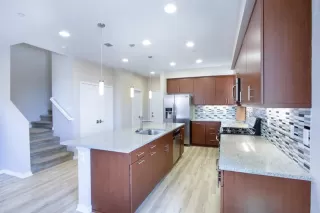 Photo #1: PTP2302278 Listing