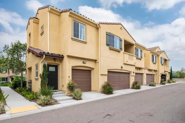 MLS: PTP2302327 Condo For Sale