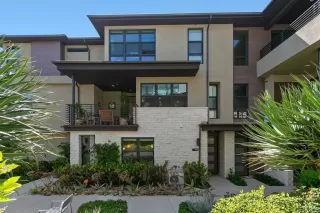 Photo #1: PTP2302355 Listing