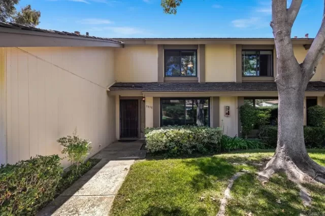 MLS: PTP2302372 Condo For Sale