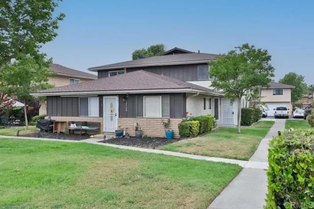 MLS: PTP2302418 Condo For Sale