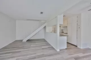 Photo #5: PTP2302418 Listing