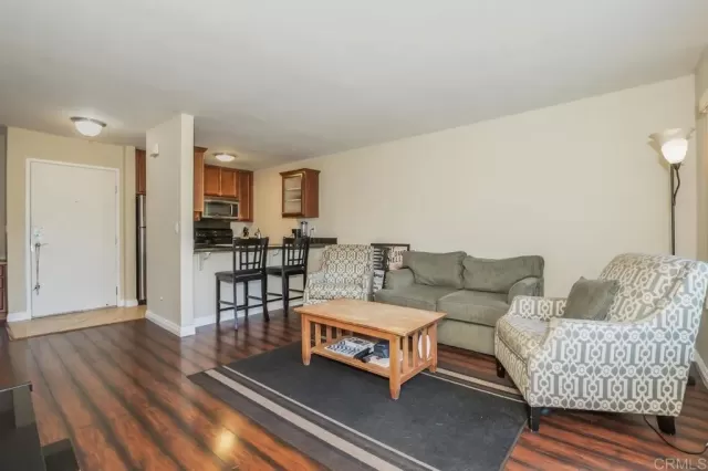 MLS: PTP2302438 Condo For Sale