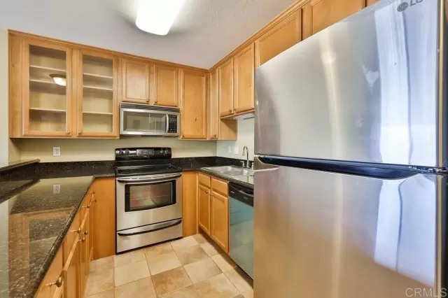 MLS: PTP2302451 Condo For Sale