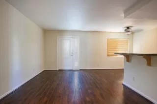 Photo #5: PTP2302477 Listing 