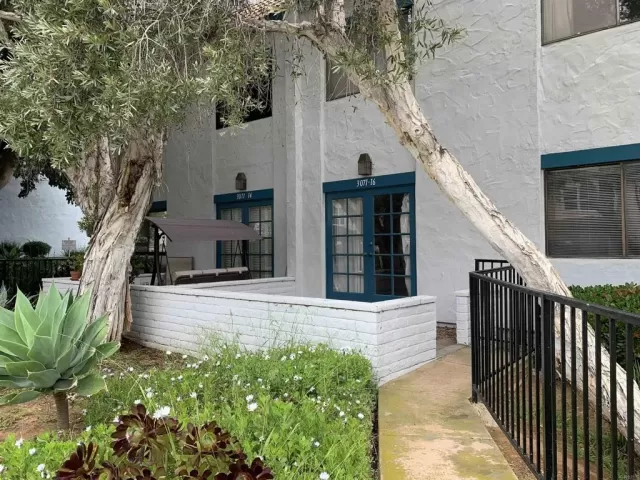 MLS: PTP2302536 Condo For Sale