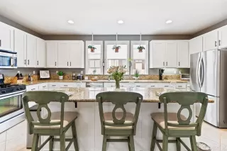 Photo #5: PTP2302573 Listing