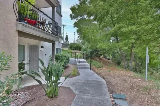 Photo #5: PTP2302586 Listing 