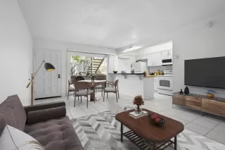 Photo #3: PTP2302593 Listing