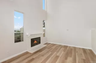 Photo #4: PTP2302605 Listing